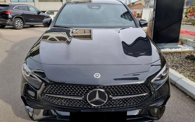 Mercedes-Benz Klasa A cena 209000 przebieg: 1, rok produkcji 2023 z Poręba małe 37